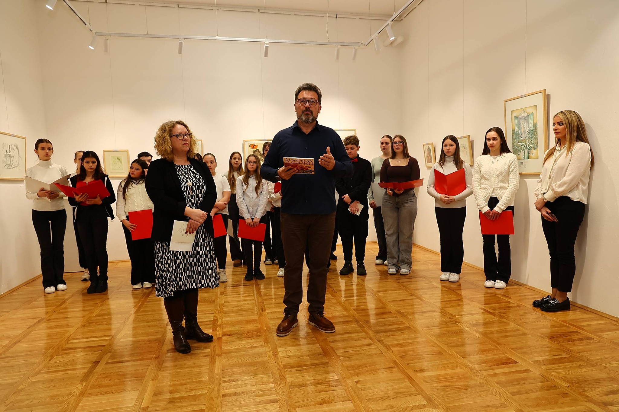 Otvorena izložba pod nazivom „Zaljubljeni parovi“